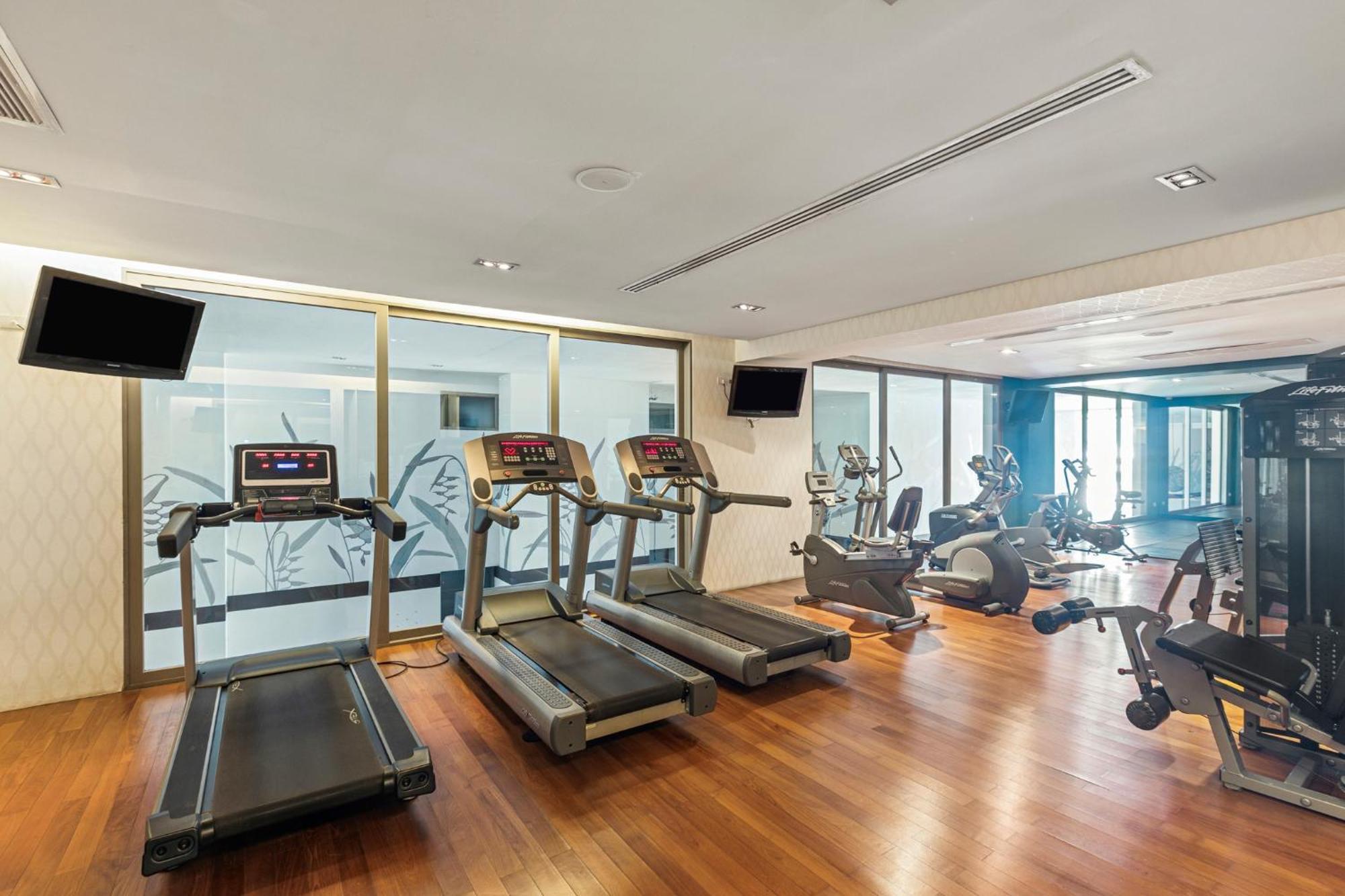 Cape Sienna Phuket Gourmet Hotel & Villas - Sha Extra Plus Kamala Beach Exterior photo The gym at the hotel